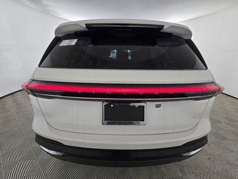 New 2026 Lincoln Nautilus Premier image 11