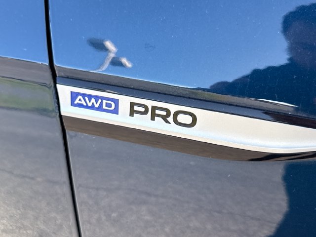 Used 2023 Volkswagen ID.4 Pro AWD/4WD image 13