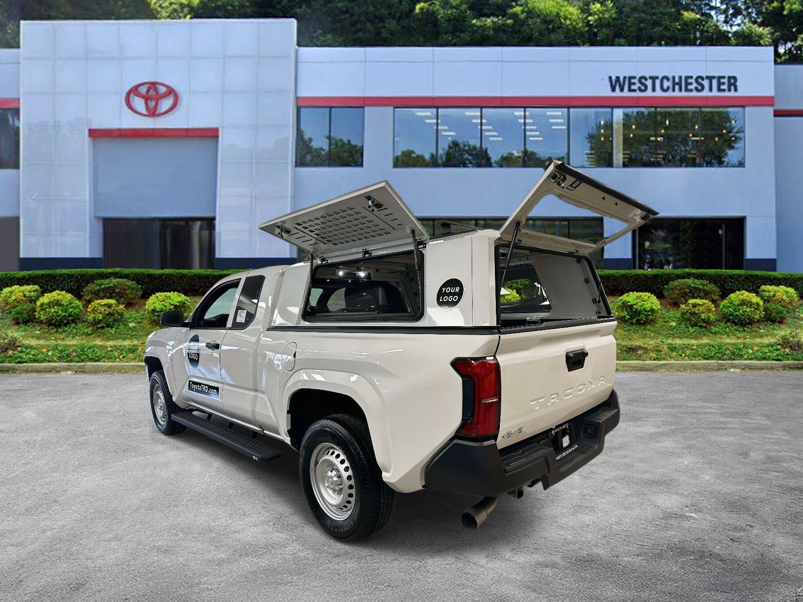 Used 2025 Toyota Tacoma SR AWD/4WD image 5
