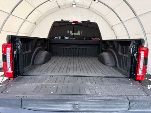 New 2026 Ford F250 Lariat w/ Black Appearance Package image 4