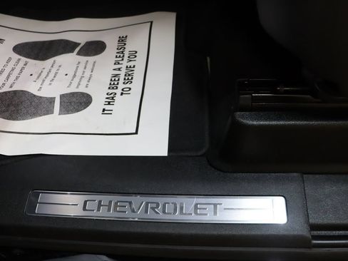 Used 2026 Chevrolet Suburban RST RWD image 35