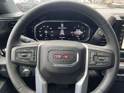 New 2026 GMC Sierra 1500 Elevation image 16