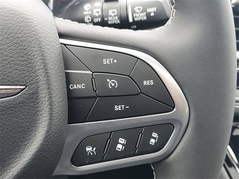 New 2026 Chrysler Pacifica Select image 22