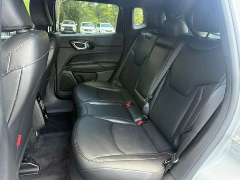 Used 2025 Jeep Compass Trailhawk AWD/4WD image 7