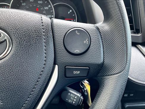 Used 2016 Toyota RAV4 LE FWD image 25