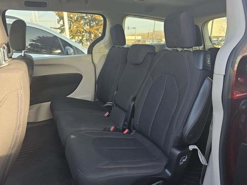 Used 2017 Chrysler Pacifica LX w/ Tire & Wheel Group image 8