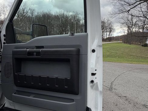 Used 2015 Ford F450 XL w/ Power Equipment Group image 45