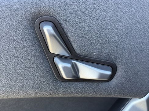 Used 2025 BMW iX xDrive50 w/ Sport Package image 20