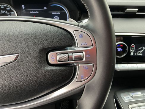 Used 2025 Genesis GV70 2.5T image 10