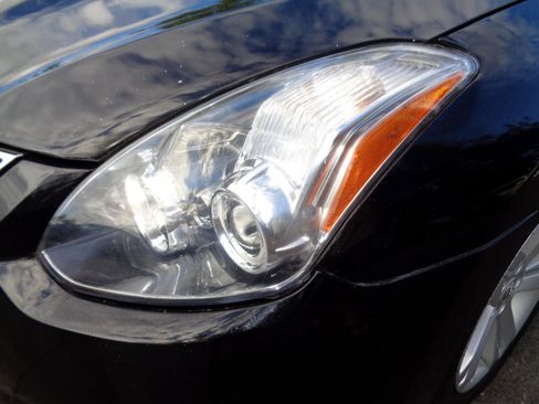 Used 2011 Nissan Altima 2.5 S image 10