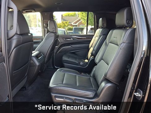 Used 2023 Cadillac Escalade ESV Luxury AWD/4WD image 13