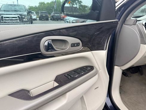 Used 2017 Buick Enclave Leather AWD/4WD image 11