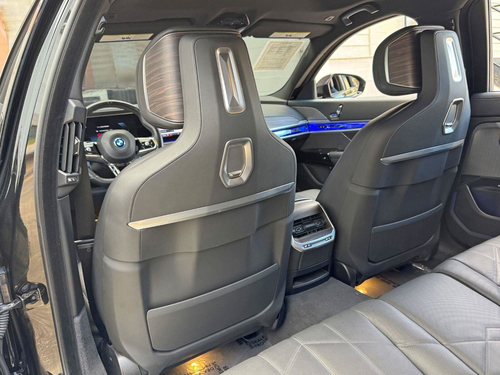 Used 2024 BMW i7 eDrive50 w/ M Sport Package RWD image 41