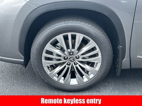 New 2026 Toyota Highlander Platinum AWD/4WD image 19