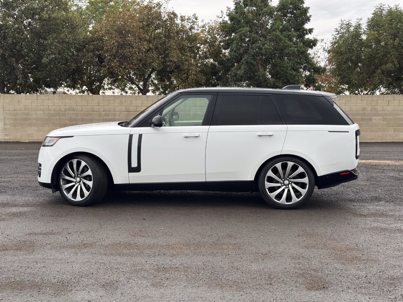 Used 2023 Land Rover Range Rover SE AWD/4WD image 7