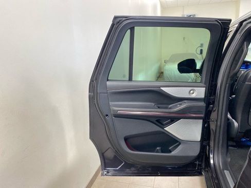 New 2026 Lincoln Navigator L Black Label AWD/4WD image 41