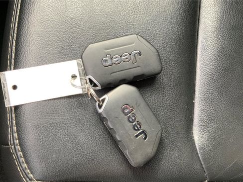 Used 2021 Jeep Wrangler Unlimited Sahara w/ Uconnect 4C Nav & Sound Group image 36