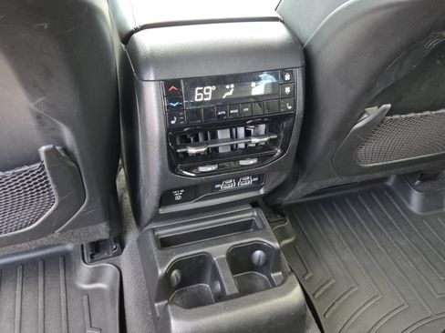 Used 2021 Jeep Grand Cherokee L Limited AWD/4WD image 14