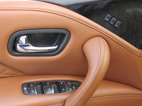 Used 2018 INFINITI QX80 Base w/ Deluxe Technology Package image 18