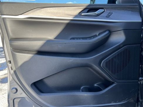 New 2025 Jeep Grand Cherokee L Limited w/ Trailer Tow Package image 15