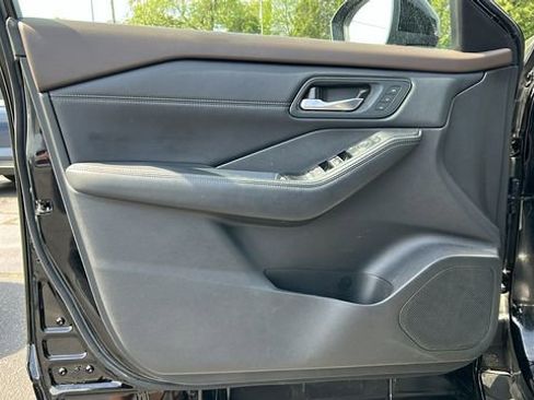 Certified 2023 Nissan Rogue SL w/ SL Premium Package AWD/4WD image 9