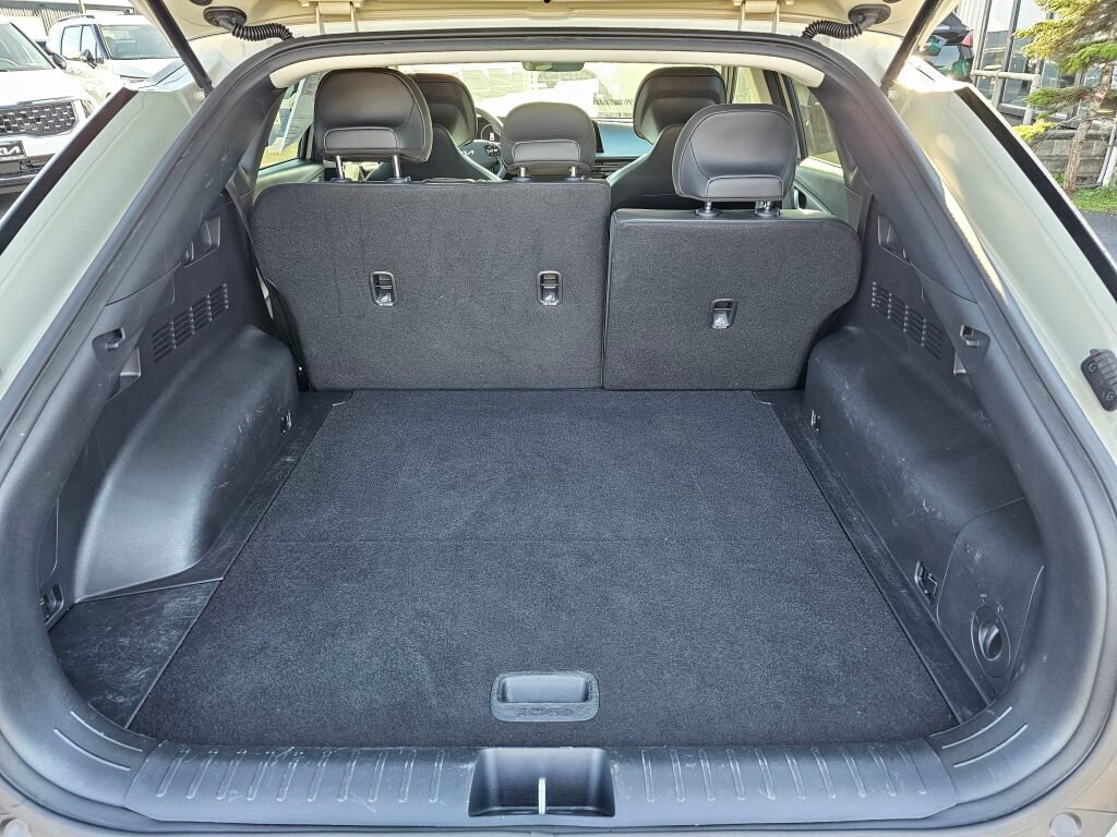Used 2024 Kia EV6 Light RWD image 15