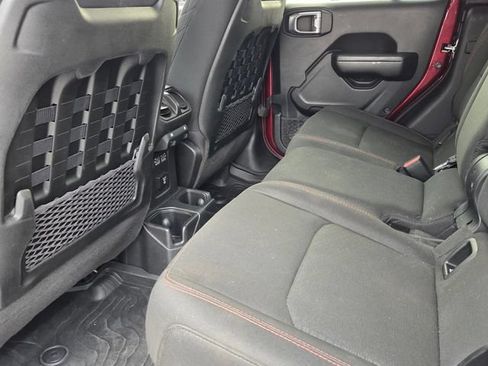 Used 2021 Jeep Gladiator Rubicon AWD/4WD image 12