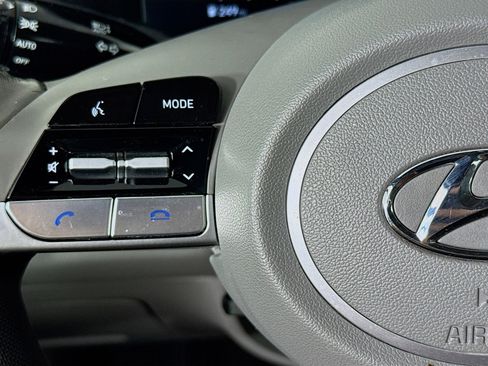 Used 2023 Hyundai Elantra SEL w/ Convenience Package FWD image 13