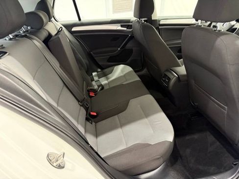 Used 2016 Volkswagen e-Golf SE w/ DC Fast Charging Package image 22