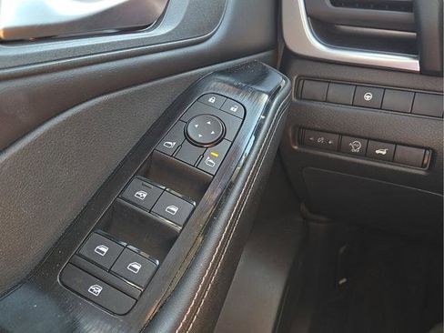 Used 2024 Nissan Rogue SV w/ SV Premium Package FWD image 13
