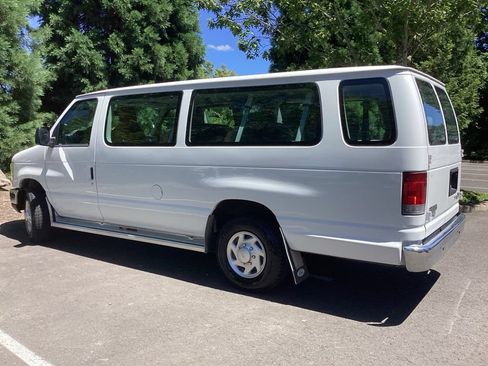Used 2012 Ford E-350 and Econoline 350 XLT RWD image 8