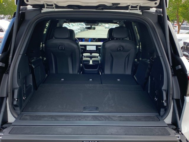 New 2027 Lincoln Navigator Reserve w/ Jet Appearance Package AWD/4WD image 25