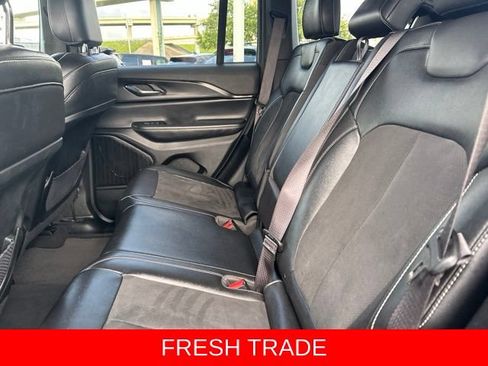 Used 2024 Jeep Grand Cherokee Altitude AWD/4WD image 37