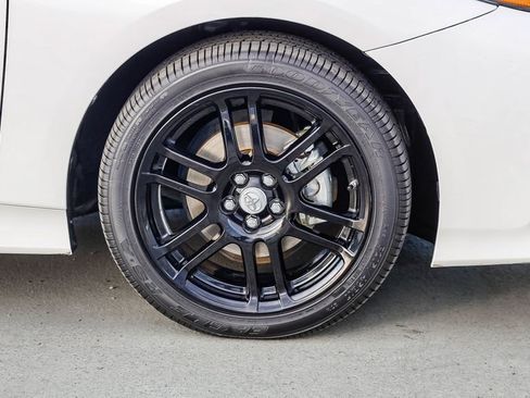 Used 2020 Toyota Prius Prime XLE image 11