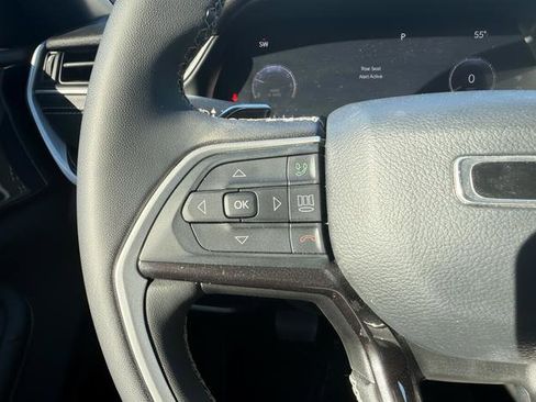 Used 2023 Jeep Grand Cherokee Altitude image 18