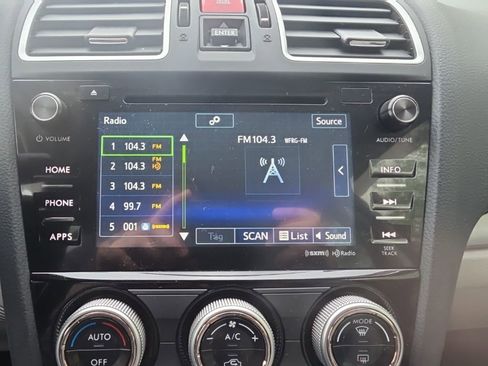 Used 2018 Subaru Forester 2.5i Premium AWD/4WD image 6