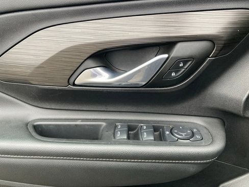 Used 2024 GMC Terrain SLE image 13