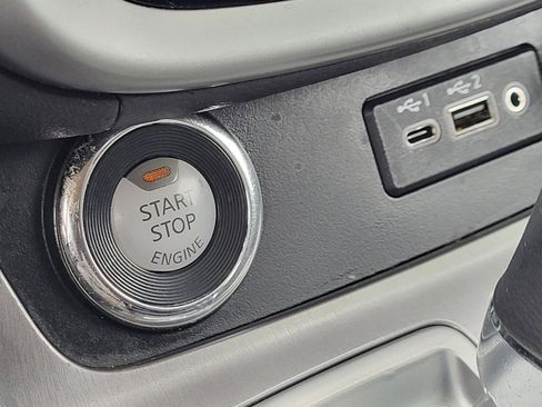 Used 2020 Nissan Murano SV image 32