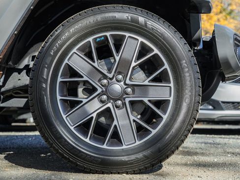 Used 2022 Jeep Wrangler Unlimited Sahara image 15