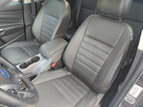 Used 2016 Ford Escape SE w/ SE Leather Comfort Package FWD image 7