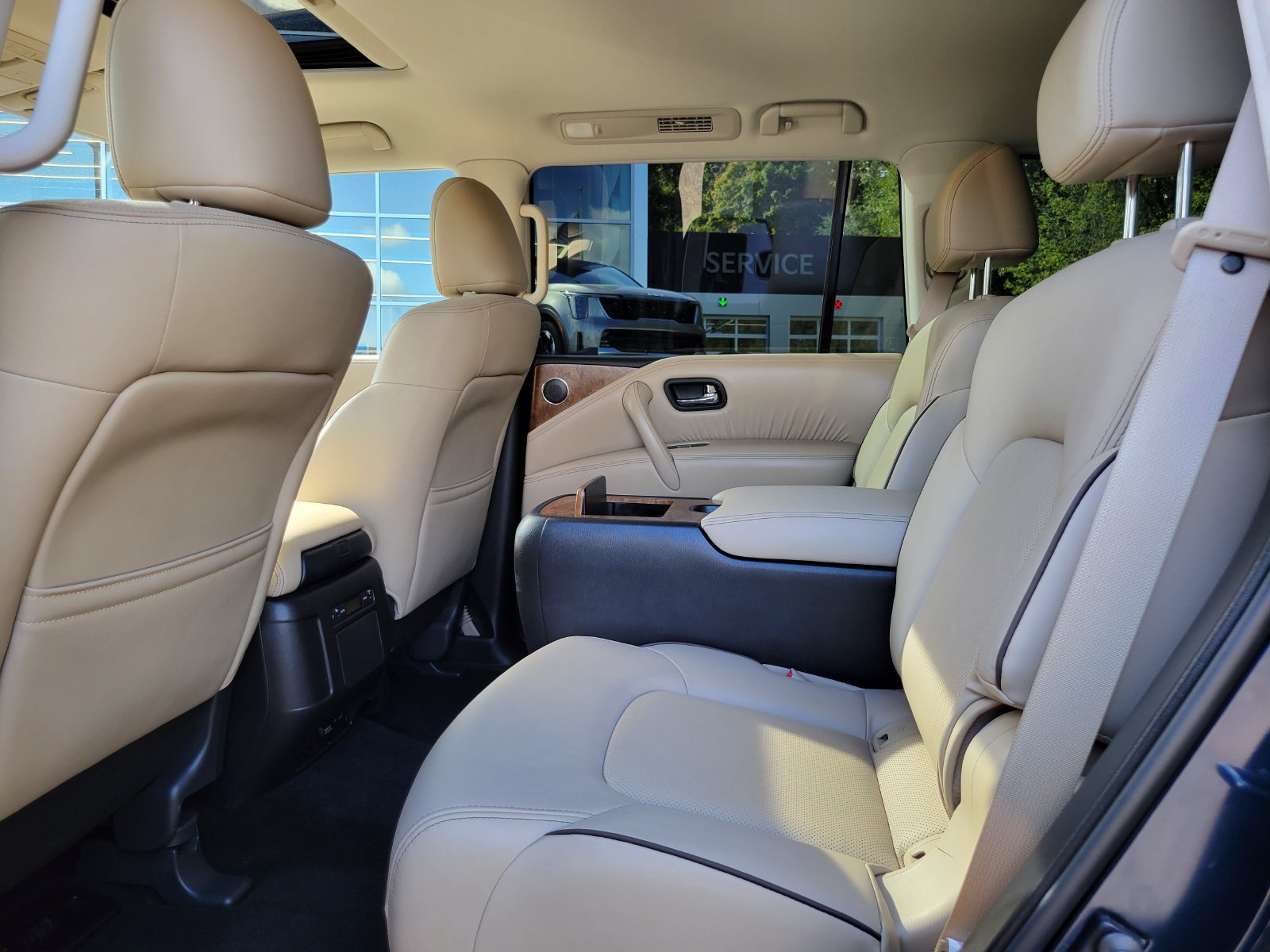 Used 2023 Nissan Armada SL w/ Captain's Chairs Package AWD/4WD image 28