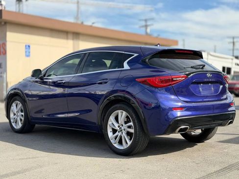 Used 2017 INFINITI QX30 FWD image 9