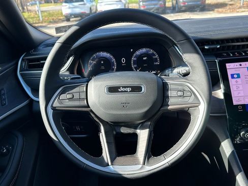 New 2025 Jeep Grand Cherokee L Limited image 7