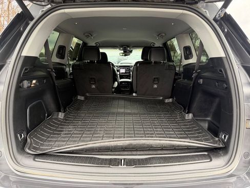 Used 2021 Jeep Grand Cherokee L Limited image 20