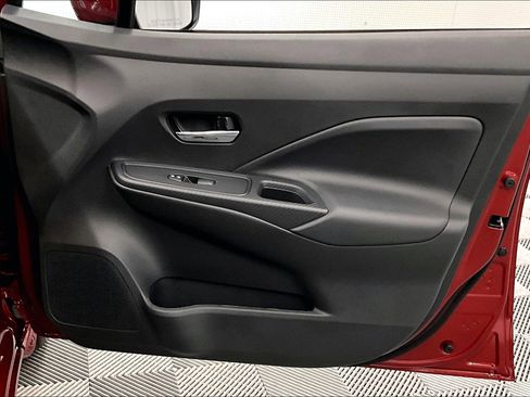 New 2025 Nissan Versa SV w/ Trunk Package FWD image 33