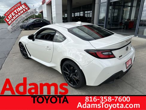 Used 2026 Toyota GR86 Premium RWD image 3