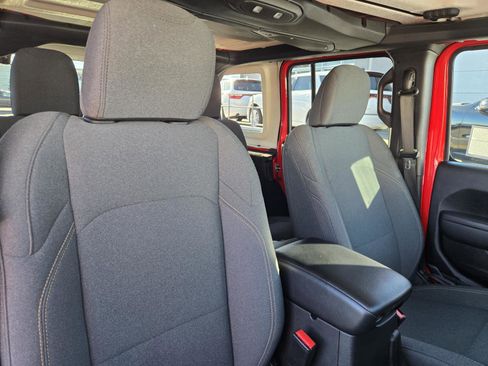 Used 2024 Jeep Wrangler Unlimited Sport image 32