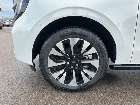 New 2026 Ford Expedition Max Platinum w/ Driver's Package image 25