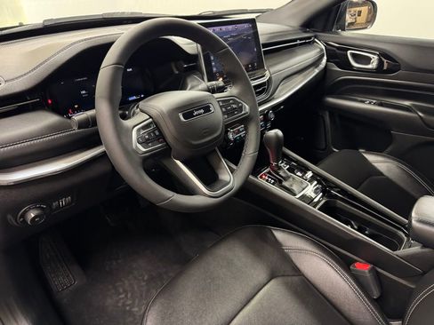 Used 2024 Jeep Compass Limited w/ High Altitude Package image 16