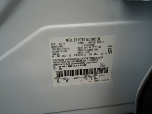 Used 2019 Ford Edge SE FWD image 9